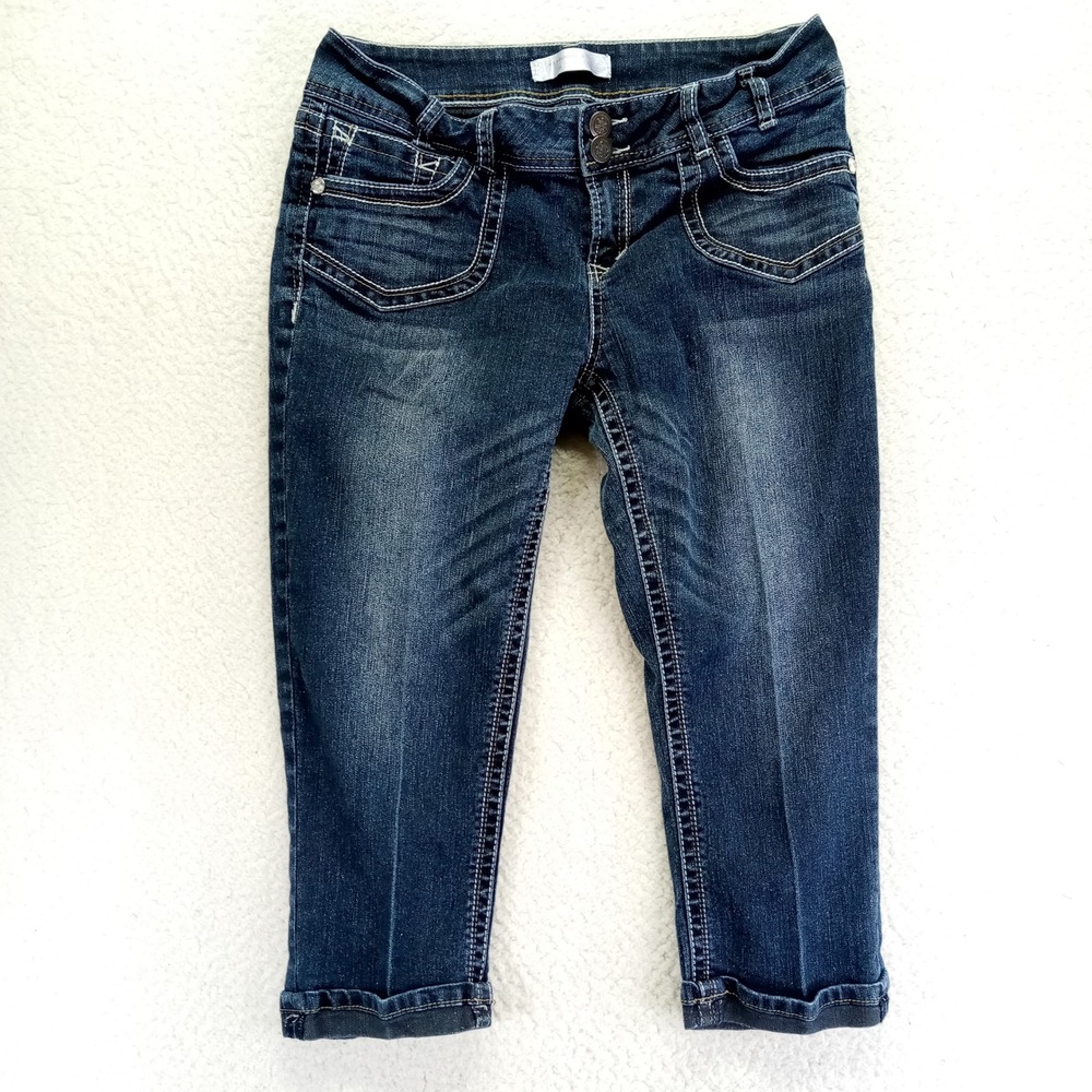 No Boundaries Women Super Dark Wash Capri Jeans Rhinestone Pockets Size 13